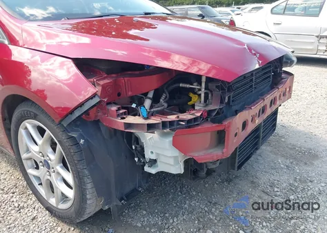 2015 Ford Focus Se из США, поврежденный, VIN 1FADP3K2XFL326477